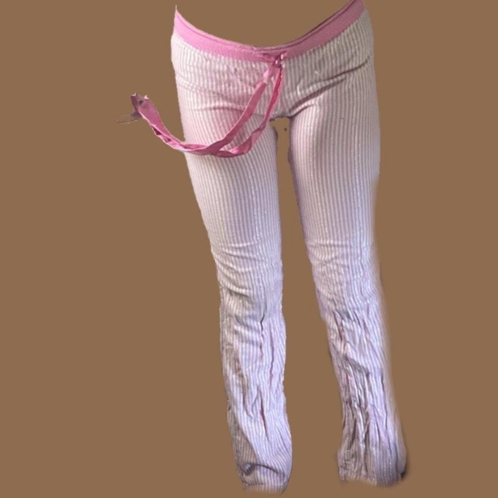 vs pink pants ON HOLD